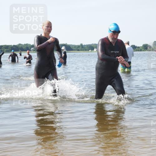 22.06.2025 - Viking Triathlon KatJ http://msf.ph/oto/8117671 22.06.2025 10:44:48 Schwimmen 18, 168, 440, 446, 638, 653 meine-sportfotos.de