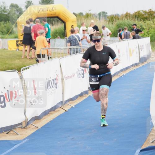 22.06.2025 - Viking Triathlon MichiJ http://msf.ph/oto/8117692 22.06.2025 16:54:15 Ziel 201 meine-sportfotos.de