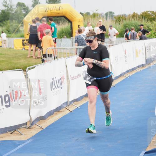 22.06.2025 - Viking Triathlon MichiJ http://msf.ph/oto/8117716 22.06.2025 16:54:15 Ziel 201 meine-sportfotos.de