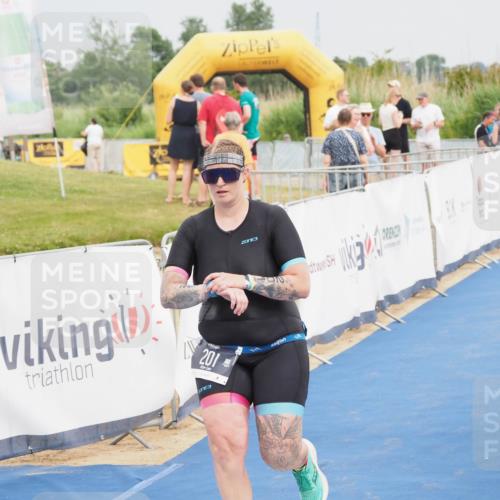22.06.2025 - Viking Triathlon MichiJ http://msf.ph/oto/8117770 22.06.2025 16:54:16 Ziel 201 meine-sportfotos.de