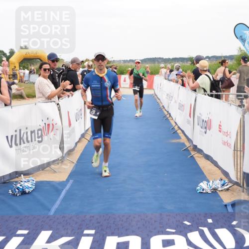 22.06.2025 - Viking Triathlon MichiJ http://msf.ph/oto/8117772 22.06.2025 15:07:35 Ziel 28, 113 meine-sportfotos.de