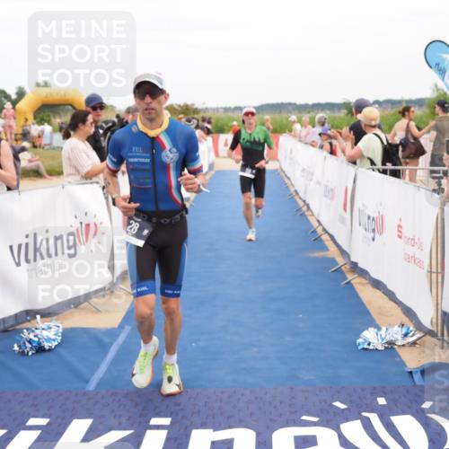 22.06.2025 - Viking Triathlon MichiJ http://msf.ph/oto/8117830 22.06.2025 15:07:36 Ziel 28, 113 meine-sportfotos.de