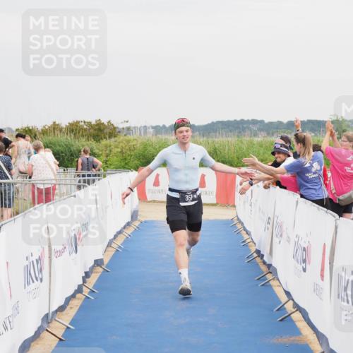 22.06.2025 - Viking Triathlon MichiJ http://msf.ph/oto/8117843 22.06.2025 16:55:24 Ziel 357 meine-sportfotos.de