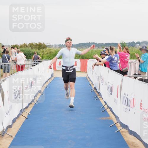 22.06.2025 - Viking Triathlon MichiJ http://msf.ph/oto/8117870 22.06.2025 16:55:24 Ziel 357 meine-sportfotos.de
