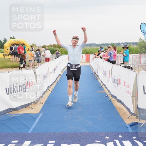 22.06.2025 - Viking Triathlon MichiJ http://msf.ph/oto/8117946 22.06.2025 16:55:25 Ziel 357 meine-sportfotos.de