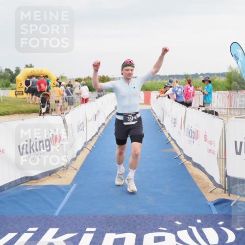 22.06.2025 - Viking Triathlon MichiJ http://msf.ph/oto/8117971 22.06.2025 16:55:26 Ziel 357 meine-sportfotos.de