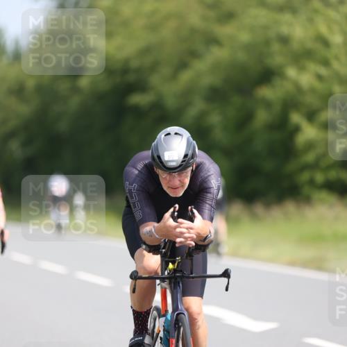 22.06.2025 - Viking Triathlon Yannick Fuchs http://msf.ph/oto/8117992 22.06.2025 11:43:37 Radfahren 37, 183, 202, 364, 372, 418, 466, 525, 632 meine-sportfotos.de