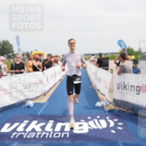 22.06.2025 - Viking Triathlon MichiJ http://msf.ph/oto/8118000 22.06.2025 14:56:51 Ziel 435 meine-sportfotos.de