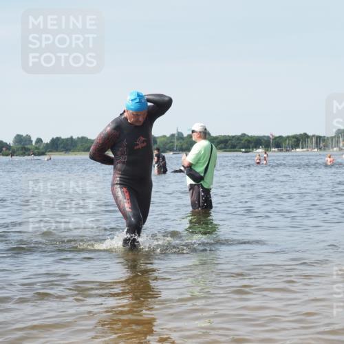 22.06.2025 - Viking Triathlon KatJ http://msf.ph/oto/8118024 22.06.2025 10:45:13 Schwimmen 68, 346, 493, 503, 605 meine-sportfotos.de