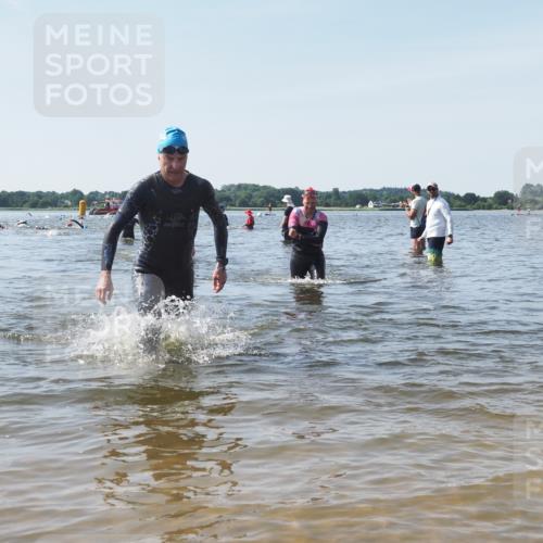 22.06.2025 - Viking Triathlon KatJ http://msf.ph/oto/8118118 22.06.2025 10:45:25 Schwimmen 68, 102, 108, 466, 503, 605 meine-sportfotos.de