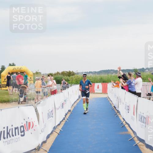22.06.2025 - Viking Triathlon MichiJ http://msf.ph/oto/8118201 22.06.2025 16:56:13 Ziel 23 meine-sportfotos.de