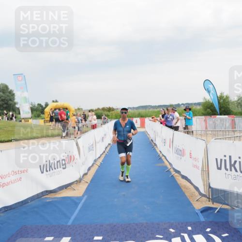 22.06.2025 - Viking Triathlon MichiJ http://msf.ph/oto/8118489 22.06.2025 16:56:17 Ziel 23 meine-sportfotos.de