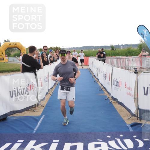 22.06.2025 - Viking Triathlon MichiJ http://msf.ph/oto/8118538 22.06.2025 16:28:09 Ziel 31, 285, 601 meine-sportfotos.de