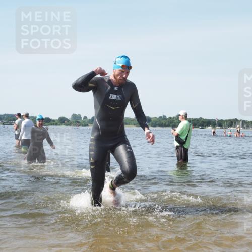 22.06.2025 - Viking Triathlon KatJ http://msf.ph/oto/8118824 22.06.2025 10:46:09 Schwimmen 121, 144, 213, 217, 342, 468, 525, 615, 621, 647 meine-sportfotos.de