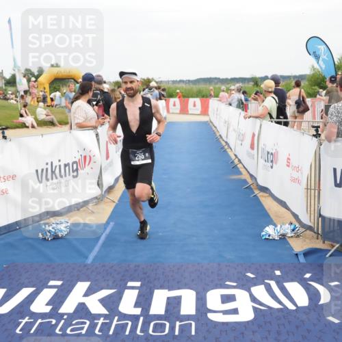 22.06.2025 - Viking Triathlon MichiJ http://msf.ph/oto/8118827 22.06.2025 15:08:28 Ziel 265 meine-sportfotos.de