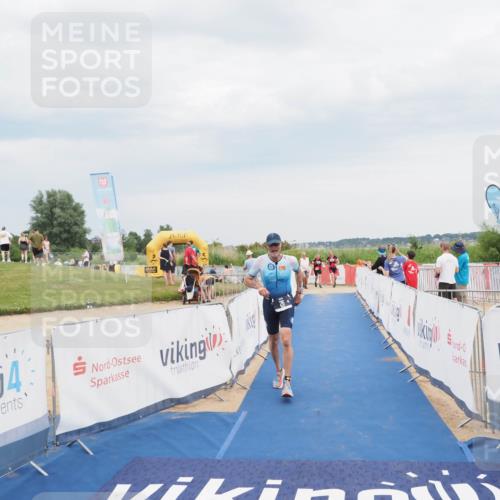 22.06.2025 - Viking Triathlon MichiJ http://msf.ph/oto/8118862 22.06.2025 16:59:19 Ziel 26 meine-sportfotos.de
