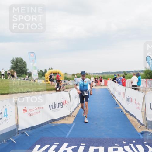 22.06.2025 - Viking Triathlon MichiJ http://msf.ph/oto/8118867 22.06.2025 16:59:19 Ziel 26 meine-sportfotos.de
