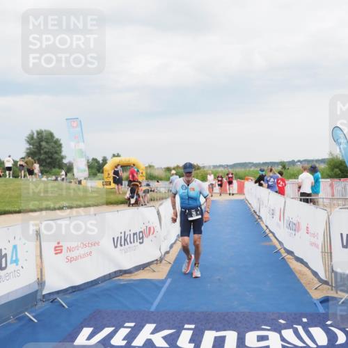 22.06.2025 - Viking Triathlon MichiJ http://msf.ph/oto/8118875 22.06.2025 16:59:20 Ziel 26 meine-sportfotos.de