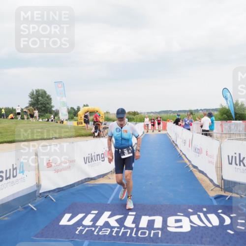 22.06.2025 - Viking Triathlon MichiJ http://msf.ph/oto/8118908 22.06.2025 16:59:20 Ziel 26 meine-sportfotos.de