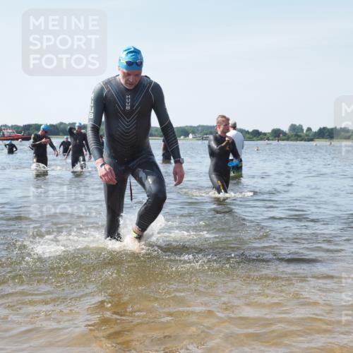 22.06.2025 - Viking Triathlon KatJ http://msf.ph/oto/8118946 22.06.2025 10:46:19 Schwimmen 121, 144, 213, 225, 406, 647 meine-sportfotos.de