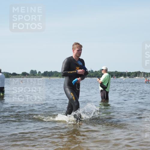 22.06.2025 - Viking Triathlon KatJ http://msf.ph/oto/8118951 22.06.2025 10:46:23 Schwimmen 60, 121, 144, 213, 225, 406 meine-sportfotos.de