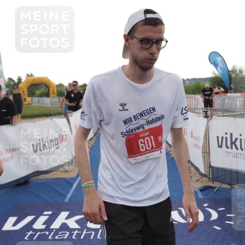 22.06.2025 - Viking Triathlon MichiJ http://msf.ph/oto/8118990 22.06.2025 16:28:15 Ziel 601 meine-sportfotos.de