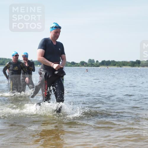 22.06.2025 - Viking Triathlon KatJ http://msf.ph/oto/8119015 22.06.2025 10:46:26 Schwimmen 60, 121, 213, 225, 333, 406 meine-sportfotos.de