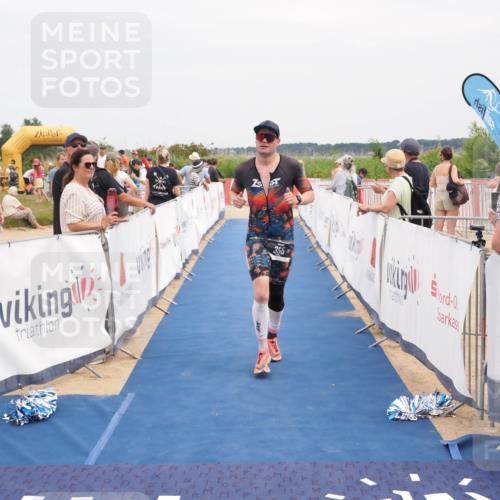22.06.2025 - Viking Triathlon MichiJ http://msf.ph/oto/8119057 22.06.2025 15:08:37 Ziel 355 meine-sportfotos.de