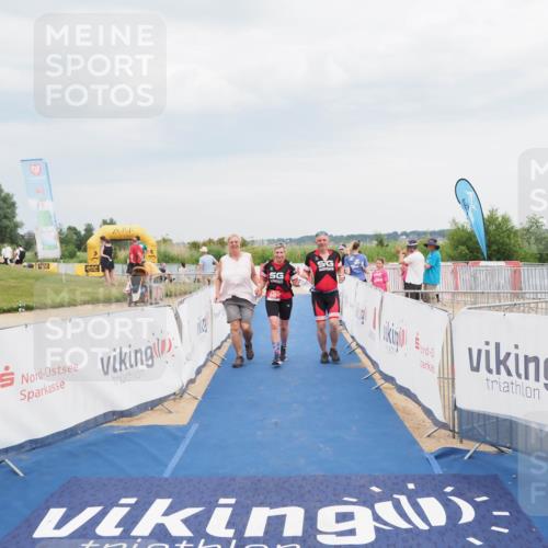 22.06.2025 - Viking Triathlon MichiJ http://msf.ph/oto/8119154 22.06.2025 16:59:29 Ziel 640 meine-sportfotos.de