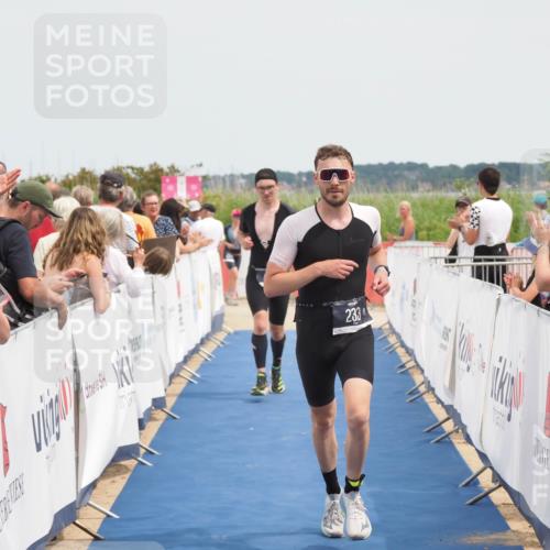 22.06.2025 - Viking Triathlon MichiJ http://msf.ph/oto/8119226 22.06.2025 14:58:43 Ziel 233, 508 meine-sportfotos.de