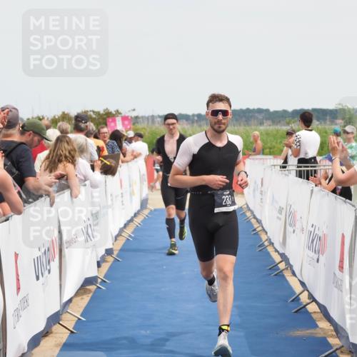 22.06.2025 - Viking Triathlon MichiJ http://msf.ph/oto/8119236 22.06.2025 14:58:43 Ziel 233, 508 meine-sportfotos.de