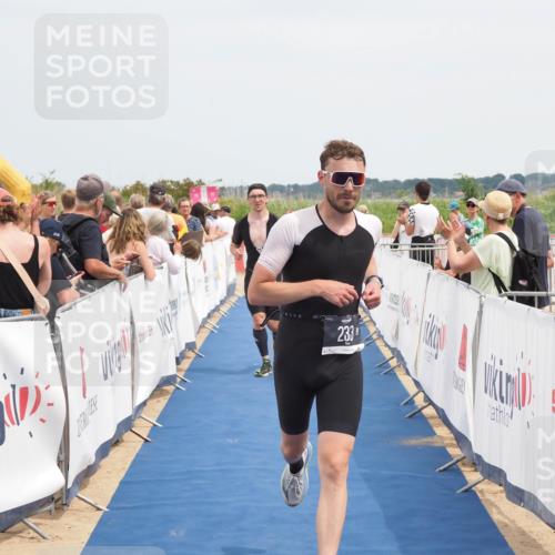 22.06.2025 - Viking Triathlon MichiJ http://msf.ph/oto/8119286 22.06.2025 14:58:44 Ziel 233, 508 meine-sportfotos.de