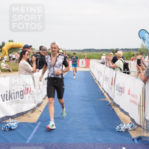 22.06.2025 - Viking Triathlon MichiJ http://msf.ph/oto/8119341 22.06.2025 15:09:10 Ziel 17 meine-sportfotos.de