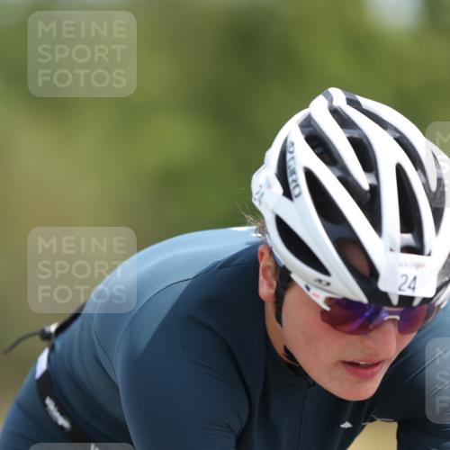 22.06.2025 - Viking Triathlon Yannick Fuchs http://msf.ph/oto/8119419 22.06.2025 11:44:40 Radfahren 24, 85, 114, 164, 204, 228, 313, 366, 473, 540, 552, 603 meine-sportfotos.de