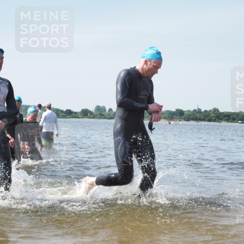 22.06.2025 - Viking Triathlon KatJ http://msf.ph/oto/8119647 22.06.2025 10:47:25 Schwimmen 23, 74, 76, 267, 421, 547 meine-sportfotos.de
