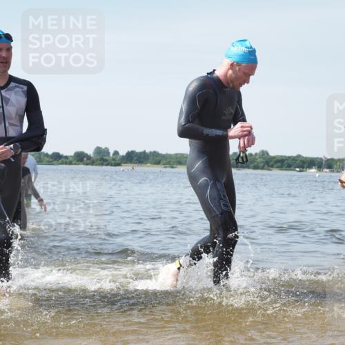 22.06.2025 - Viking Triathlon KatJ http://msf.ph/oto/8119662 22.06.2025 10:47:25 Schwimmen 23, 74, 76, 267, 421, 547 meine-sportfotos.de