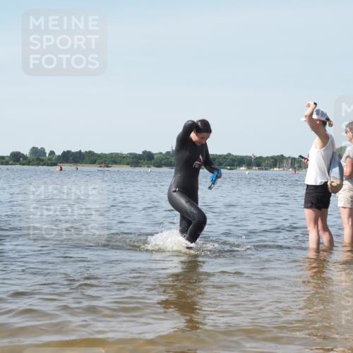 22.06.2025 - Viking Triathlon KatJ http://msf.ph/oto/8119789 22.06.2025 10:47:43 Schwimmen 23, 71, 84, 183, 223, 261, 285, 452, 606 meine-sportfotos.de