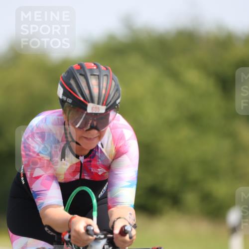 22.06.2025 - Viking Triathlon Yannick Fuchs http://msf.ph/oto/8119790 22.06.2025 11:45:24 Radfahren 107, 178, 247, 306, 468, 526, 605, 658 meine-sportfotos.de