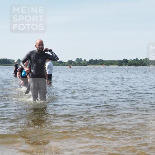 22.06.2025 - Viking Triathlon KatJ http://msf.ph/oto/8119949 22.06.2025 10:47:51 Schwimmen 71, 84, 190, 223, 261, 285, 452 meine-sportfotos.de