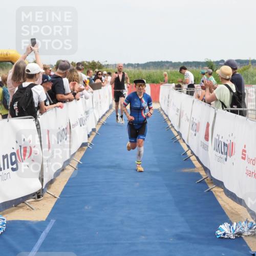 22.06.2025 - Viking Triathlon MichiJ http://msf.ph/oto/8120017 22.06.2025 14:59:06 Ziel 137, 325 meine-sportfotos.de