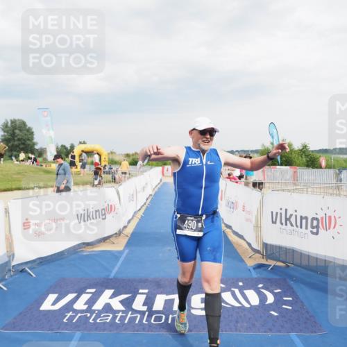 22.06.2025 - Viking Triathlon MichiJ http://msf.ph/oto/8120019 22.06.2025 17:01:54 Ziel 490 meine-sportfotos.de