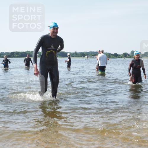 22.06.2025 - Viking Triathlon KatJ http://msf.ph/oto/8120032 22.06.2025 10:47:58 Schwimmen 190, 223, 285, 452 meine-sportfotos.de