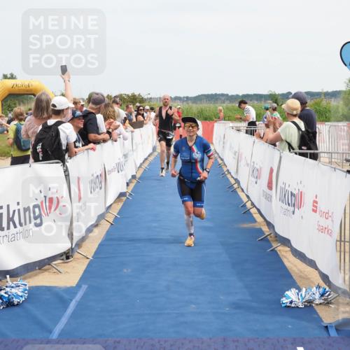 22.06.2025 - Viking Triathlon MichiJ http://msf.ph/oto/8120038 22.06.2025 14:59:07 Ziel 137, 325 meine-sportfotos.de