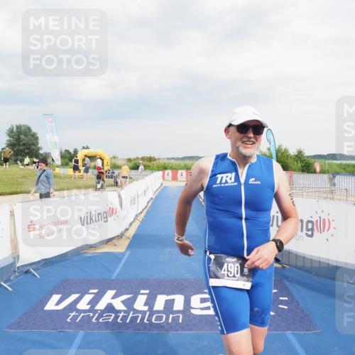 22.06.2025 - Viking Triathlon MichiJ http://msf.ph/oto/8120061 22.06.2025 17:01:55 Ziel 490 meine-sportfotos.de
