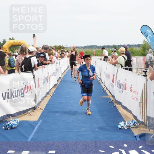 22.06.2025 - Viking Triathlon MichiJ http://msf.ph/oto/8120063 22.06.2025 14:59:07 Ziel 137, 325 meine-sportfotos.de