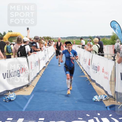 22.06.2025 - Viking Triathlon MichiJ http://msf.ph/oto/8120072 22.06.2025 14:59:07 Ziel 137, 325 meine-sportfotos.de