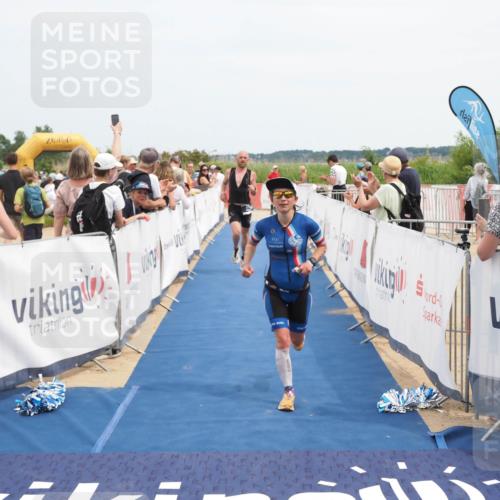 22.06.2025 - Viking Triathlon MichiJ http://msf.ph/oto/8120079 22.06.2025 14:59:07 Ziel 137, 325 meine-sportfotos.de