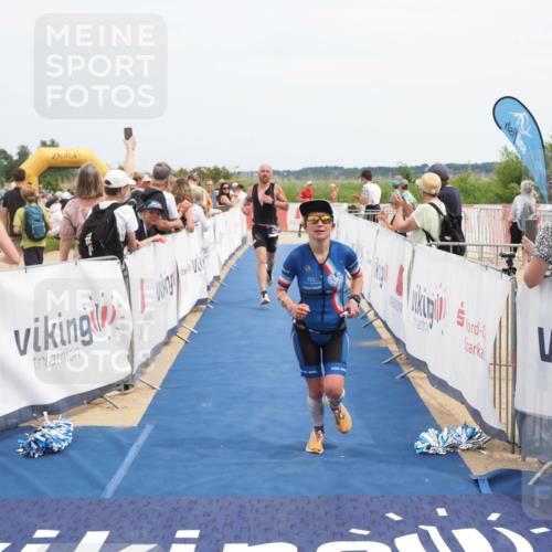 22.06.2025 - Viking Triathlon MichiJ http://msf.ph/oto/8120090 22.06.2025 14:59:07 Ziel 137, 325 meine-sportfotos.de