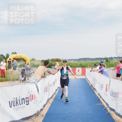 22.06.2025 - Viking Triathlon MichiJ http://msf.ph/oto/8120154 22.06.2025 17:02:52 Ziel 136 meine-sportfotos.de