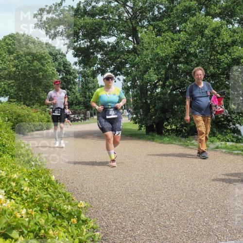 22.06.2025 - Viking Triathlon KatJ http://msf.ph/oto/8120158 22.06.2025 15:14:51 Laufen 462, 468 meine-sportfotos.de